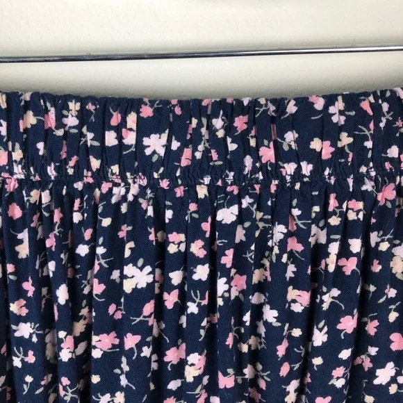 Hollister- Floral button front design skirt size M - Picture 6 of 9